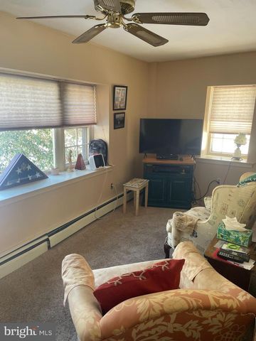 8128 BROOKSIDE RD, Elkins Park, PA 19027