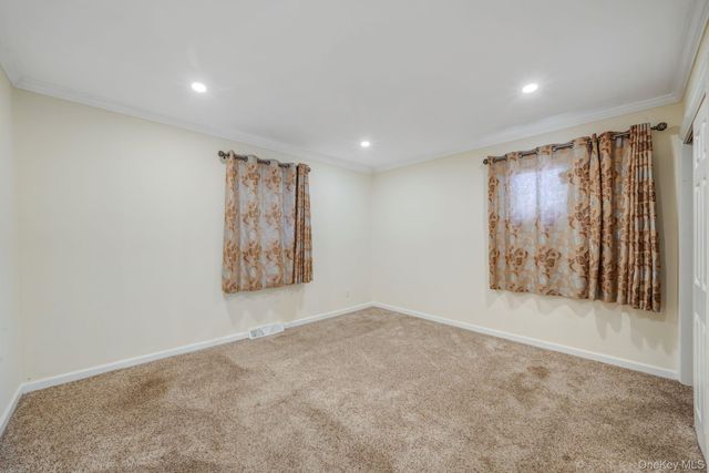 90 Winchester Drive, Lindenhurst, NY 11757