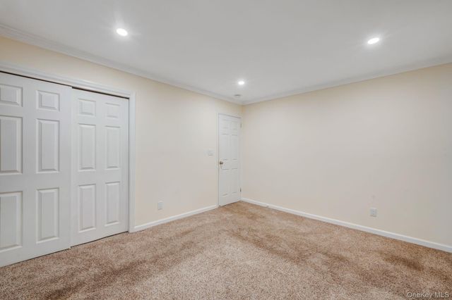 90 Winchester Drive, Lindenhurst, NY 11757