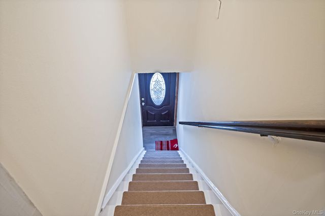 90 Winchester Drive, Lindenhurst, NY 11757