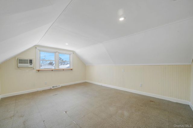 90 Winchester Drive, Lindenhurst, NY 11757