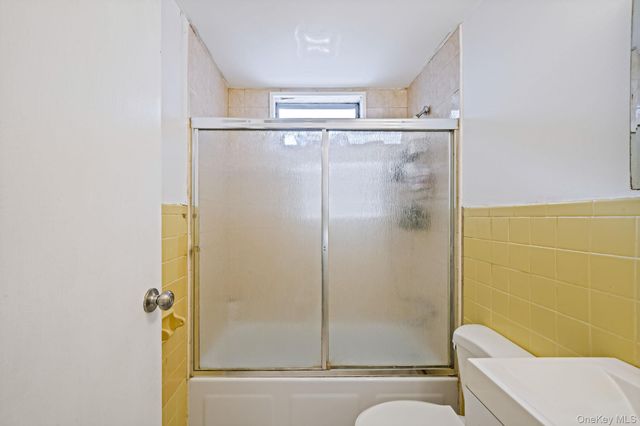 90 Winchester Drive, Lindenhurst, NY 11757