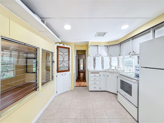 4165 S 88th Court S, Boynton Beach, FL 33436