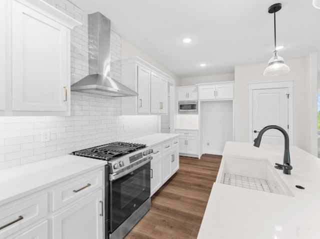 1117 Bentgrass Dr, Salina, KS 67401