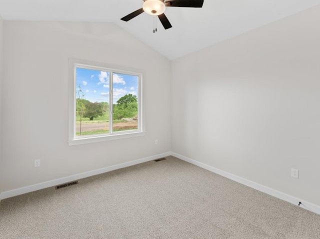 1117 Bentgrass Dr, Salina, KS 67401