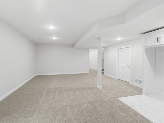 1117 Bentgrass Dr, Salina, KS 67401