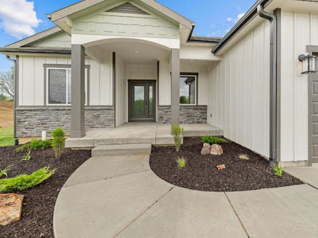 1117 Bentgrass Dr, Salina, KS 67401