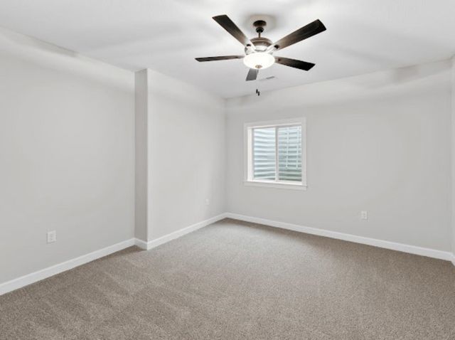 1117 Bentgrass Dr, Salina, KS 67401