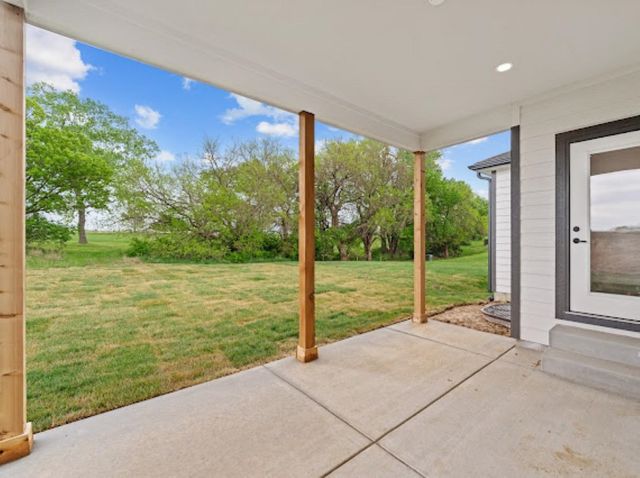 1117 Bentgrass Dr, Salina, KS 67401