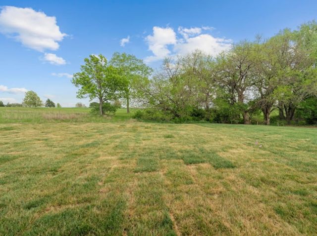 1117 Bentgrass Dr, Salina, KS 67401