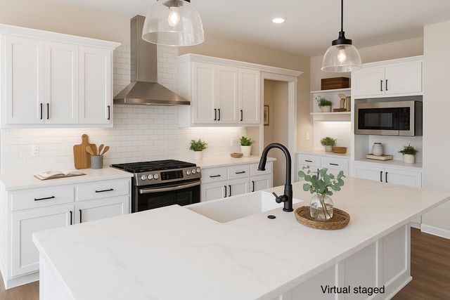 1117 Bentgrass Dr, Salina, KS 67401