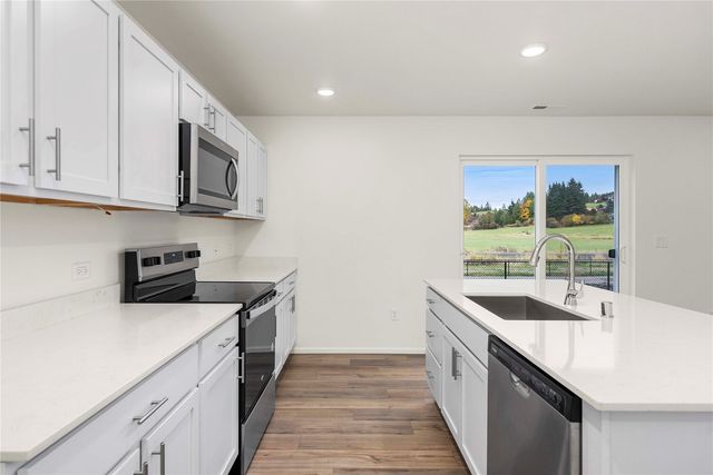 1443 Salzer Creek Loop, Centralia, WA 98531