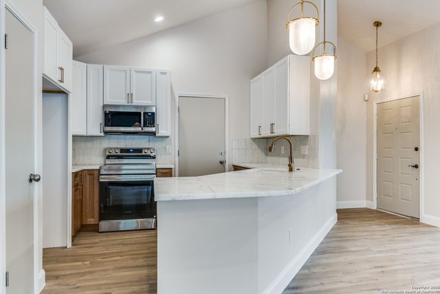 9503 Deerbrook, San Antonio, TX 78250