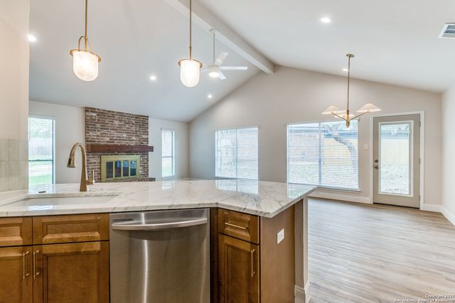 9503 Deerbrook, San Antonio, TX 78250