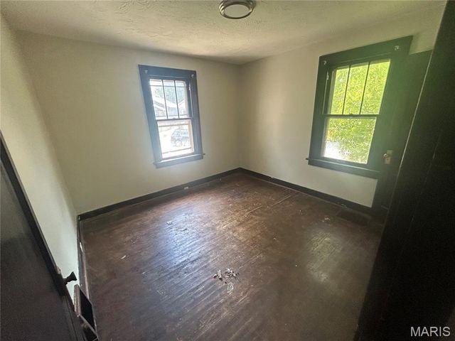 8519 Lowell Street, St Louis, MO 63147