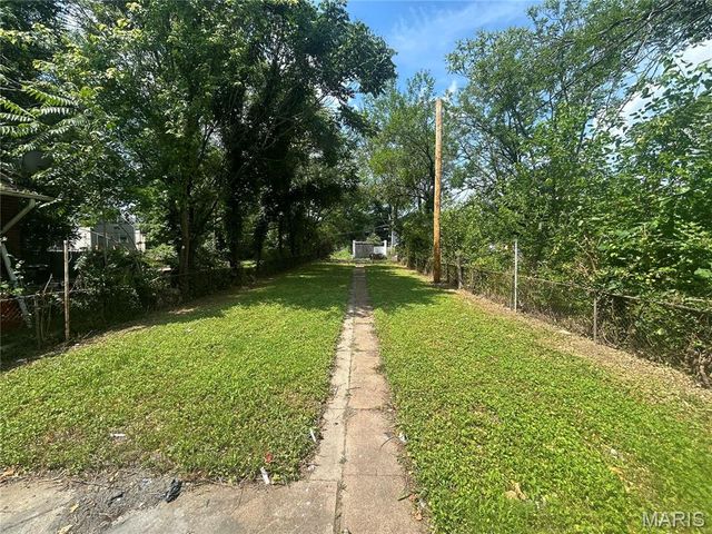 8519 Lowell Street, St Louis, MO 63147