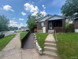 8519 Lowell Street, St Louis, MO 63147