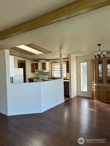 80 Salmon Street, Clallam Bay, WA 98326