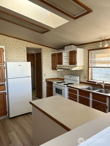80 Salmon Street, Clallam Bay, WA 98326