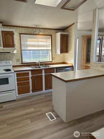 80 Salmon Street, Clallam Bay, WA 98326