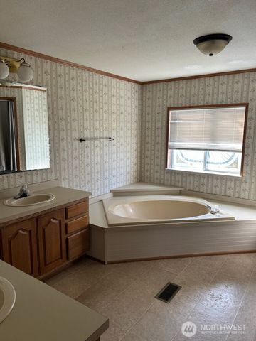 80 Salmon Street, Clallam Bay, WA 98326