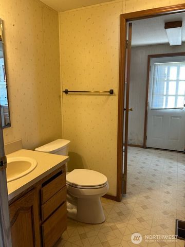 80 Salmon Street, Clallam Bay, WA 98326