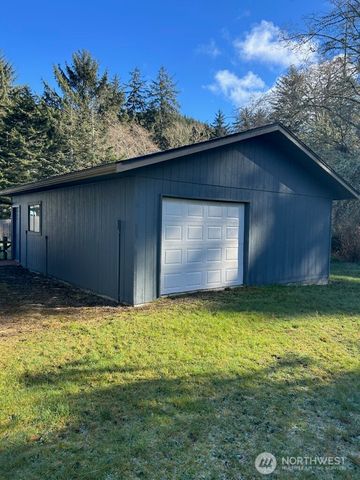 80 Salmon Street, Clallam Bay, WA 98326