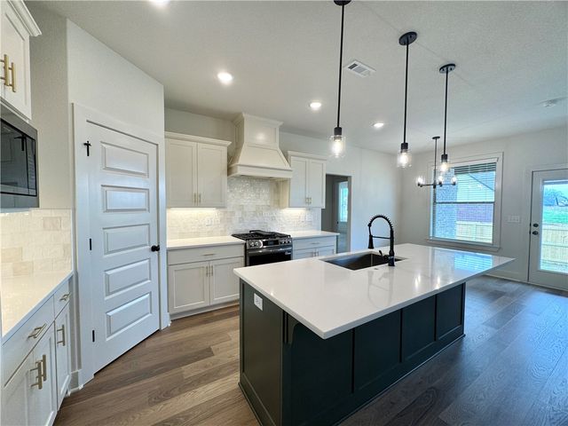 2902 SW Little Elm Loop, Bentonville, AR 72713