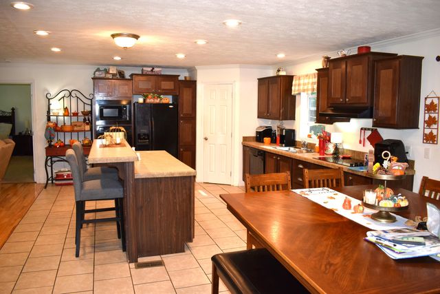 2836 Hwy 987 Laurel Hill, Pineville, KY 40977