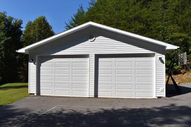 2836 Hwy 987 Laurel Hill, Pineville, KY 40977