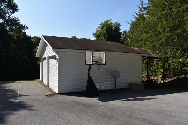 2836 Hwy 987 Laurel Hill, Pineville, KY 40977