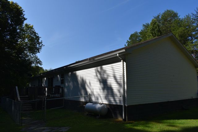 2836 Hwy 987 Laurel Hill, Pineville, KY 40977