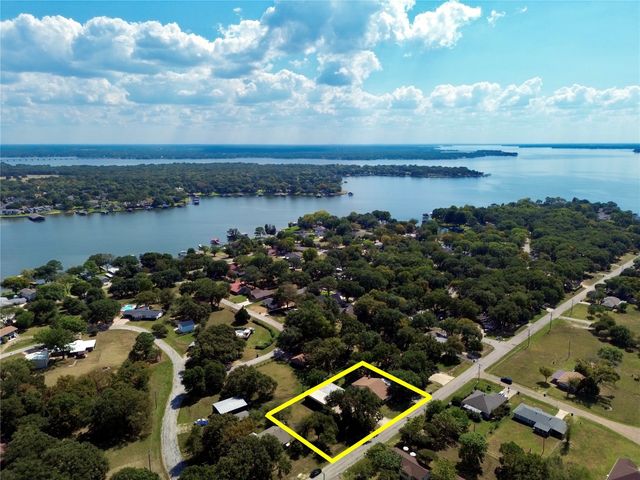 704 Legendary Lane, Gun Barrel City, TX 75156