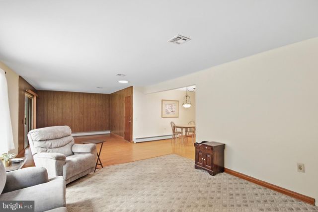 11 WOODSTOCK DR, Toms River, NJ 08757