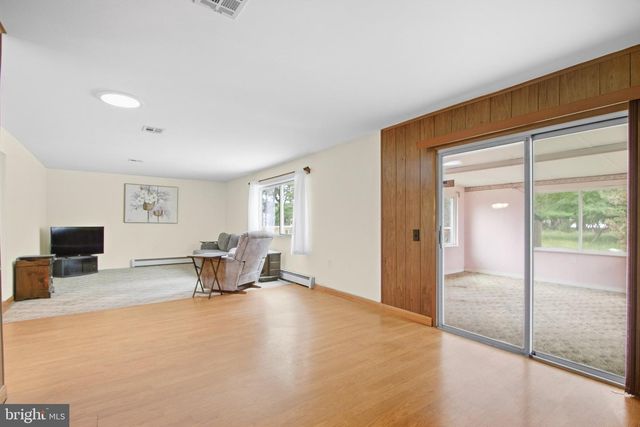 11 WOODSTOCK DR, Toms River, NJ 08757