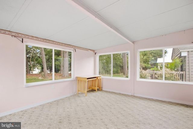 11 WOODSTOCK DR, Toms River, NJ 08757