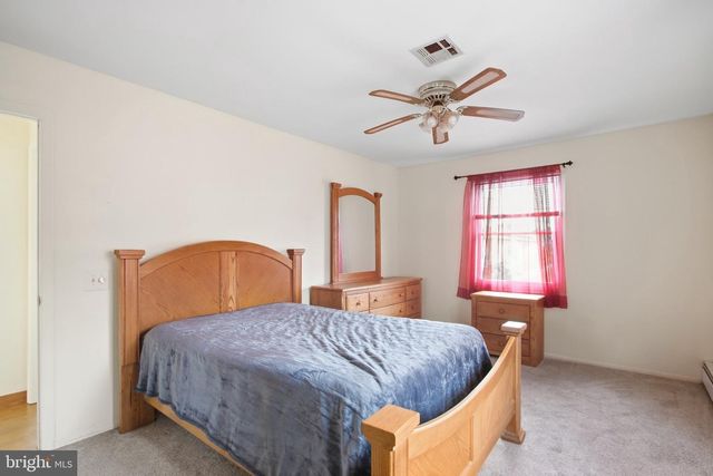 11 WOODSTOCK DR, Toms River, NJ 08757