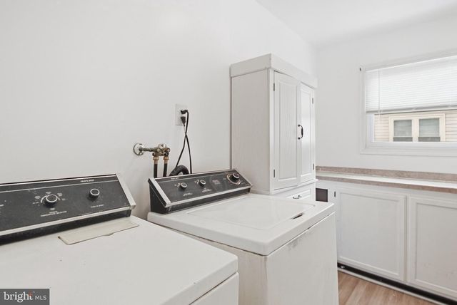 11 WOODSTOCK DR, Toms River, NJ 08757