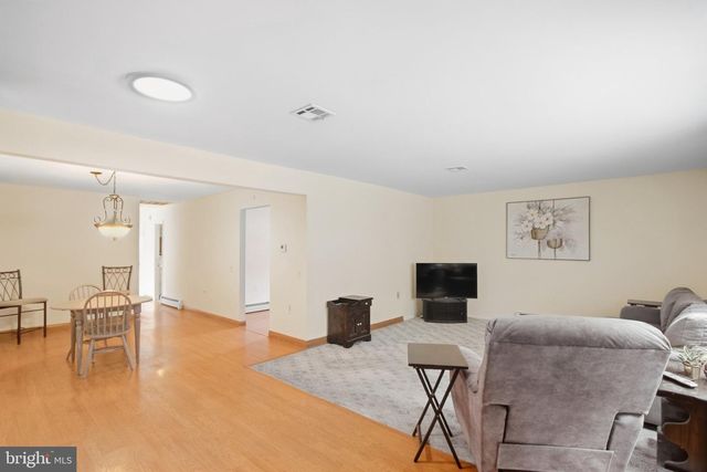 11 WOODSTOCK DR, Toms River, NJ 08757