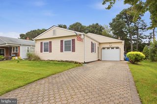 11 WOODSTOCK DR, Toms River, NJ 08757