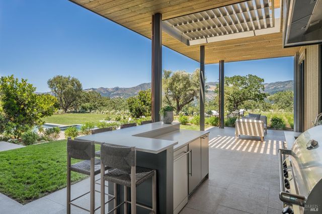 9777 Via Cantera, Kenwood, CA 95452