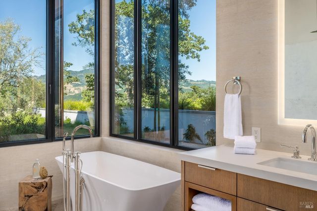 9777 Via Cantera, Kenwood, CA 95452