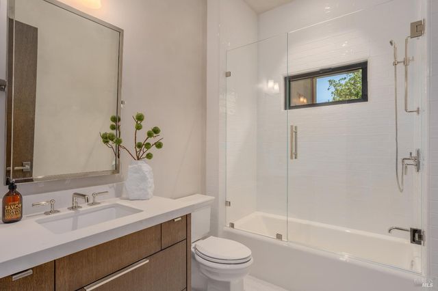 9777 Via Cantera, Kenwood, CA 95452