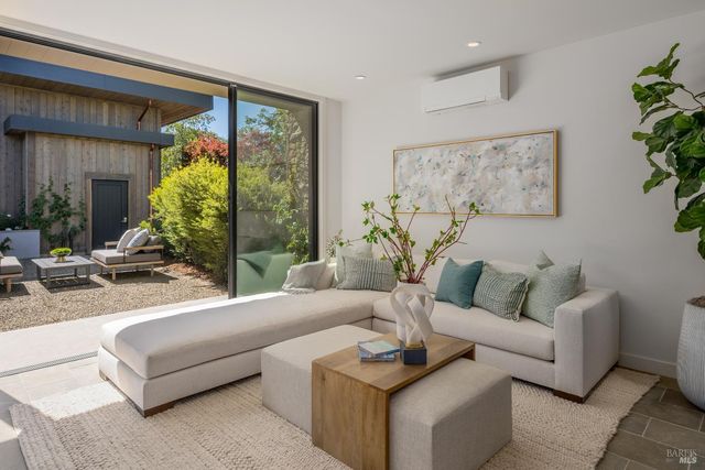 9777 Via Cantera, Kenwood, CA 95452