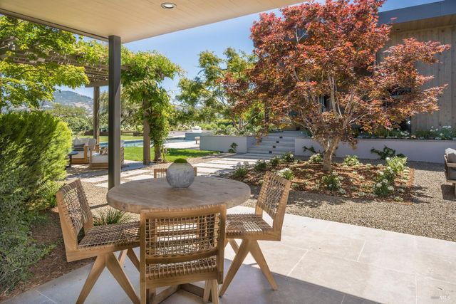 9777 Via Cantera, Kenwood, CA 95452