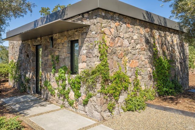 9777 Via Cantera, Kenwood, CA 95452