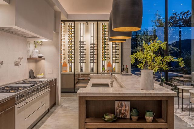 9777 Via Cantera, Kenwood, CA 95452