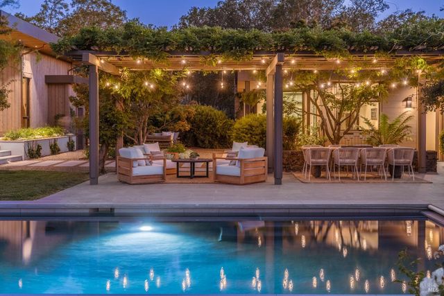 9777 Via Cantera, Kenwood, CA 95452