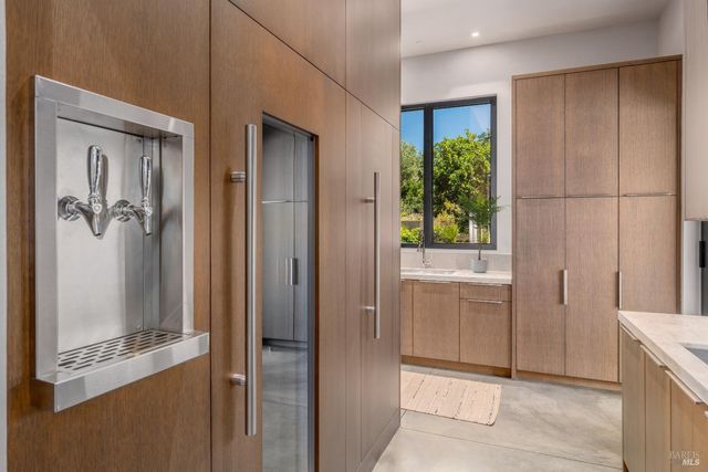 9777 Via Cantera, Kenwood, CA 95452