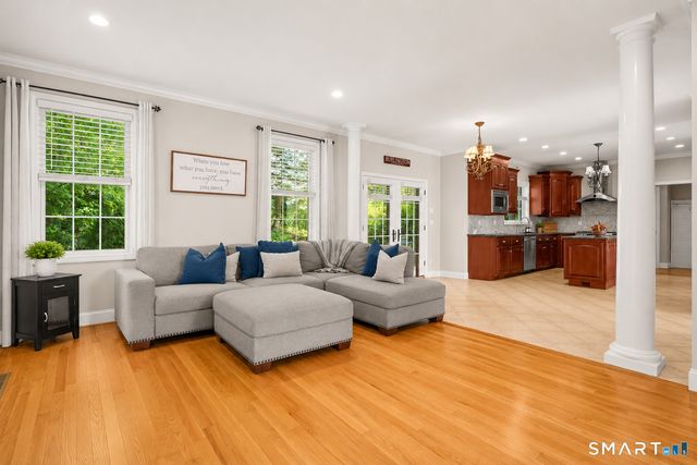 1 Angelas Way, Burlington, CT 06013